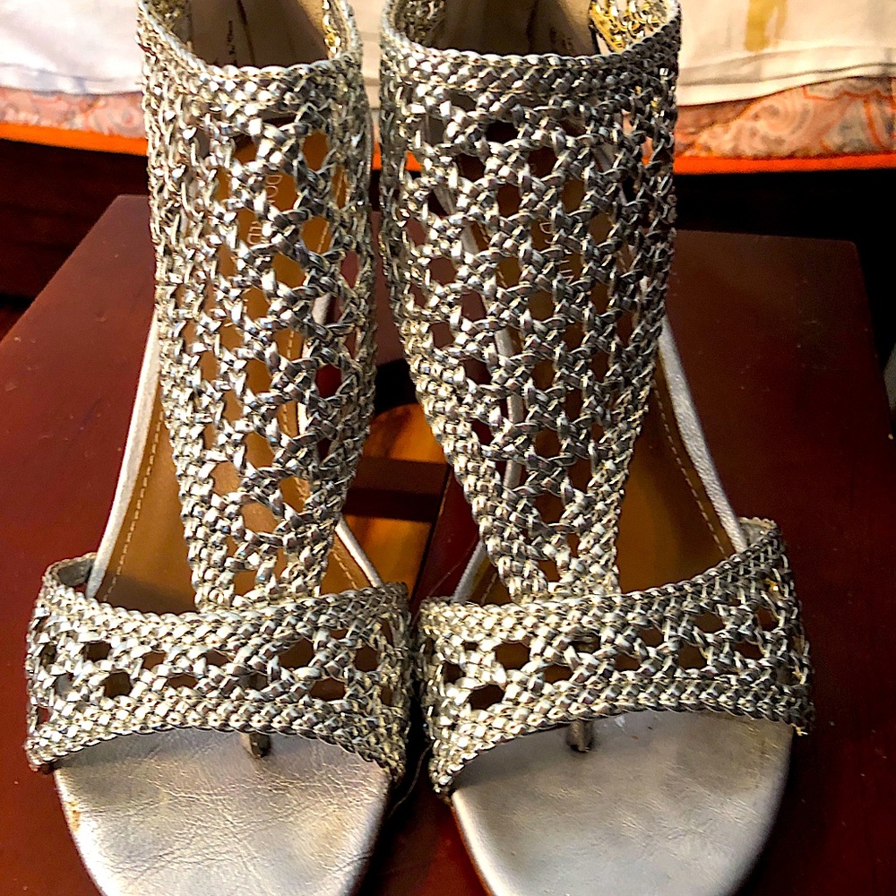 Donald J Pliner sandals